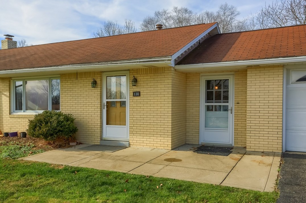 130 Wall St, Rochester, PA 15074-2627