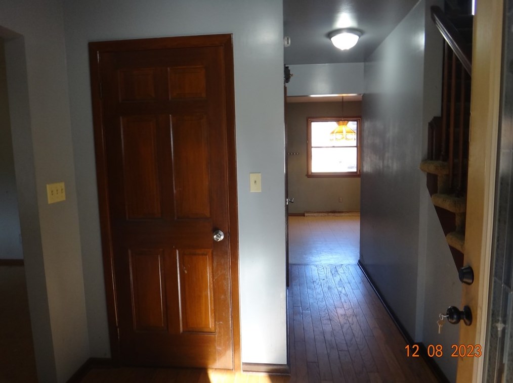 205 Country Club Dr, Ellwood City, PA 16117-5007