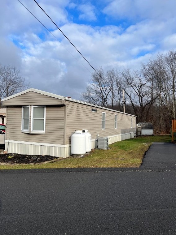 25 Manor Dr, Bulger, PA 15019