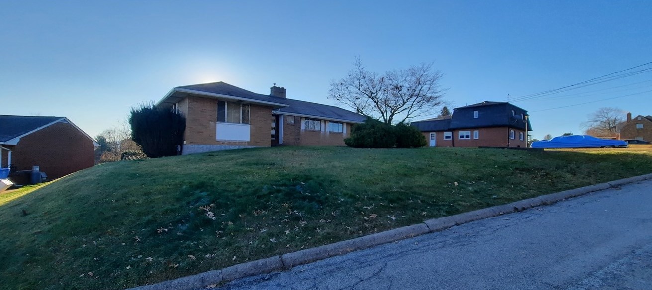 209 Clarendon Ave, New Kensington, PA 15068