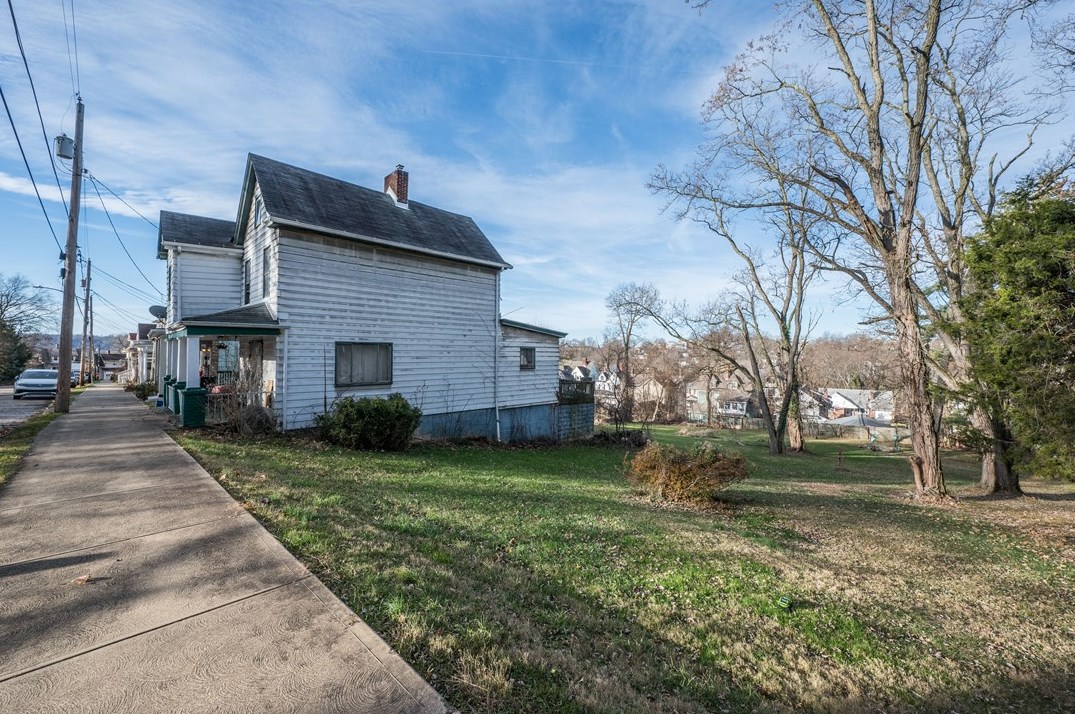 57 Aylesworth Ave, Washington, PA 15301-3501
