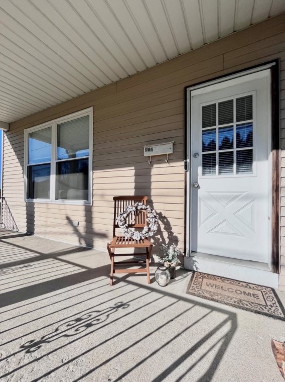 817 Arlington Ave, Jeannette, PA 15644-1903