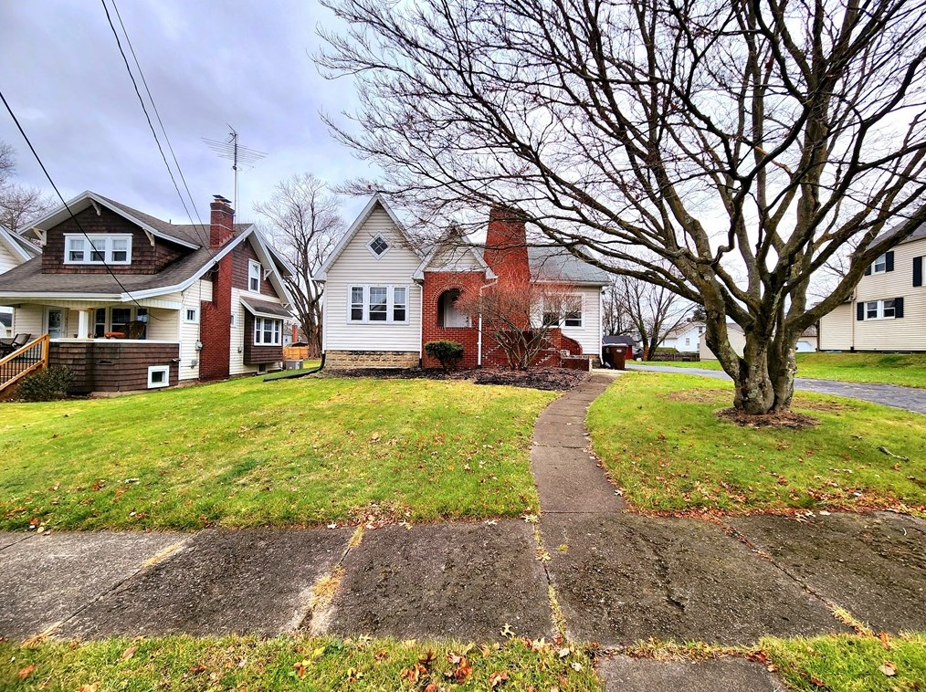 406 Service Ave, Hermitage, PA 16146