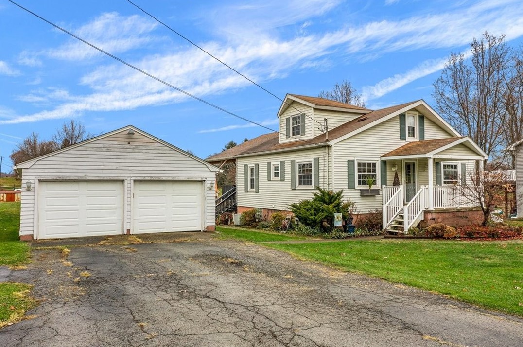 3792 37th St, Beaver Falls, PA 15010