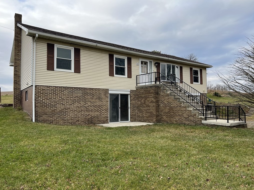 143 Sunrise Ln, Friedens, PA 15541