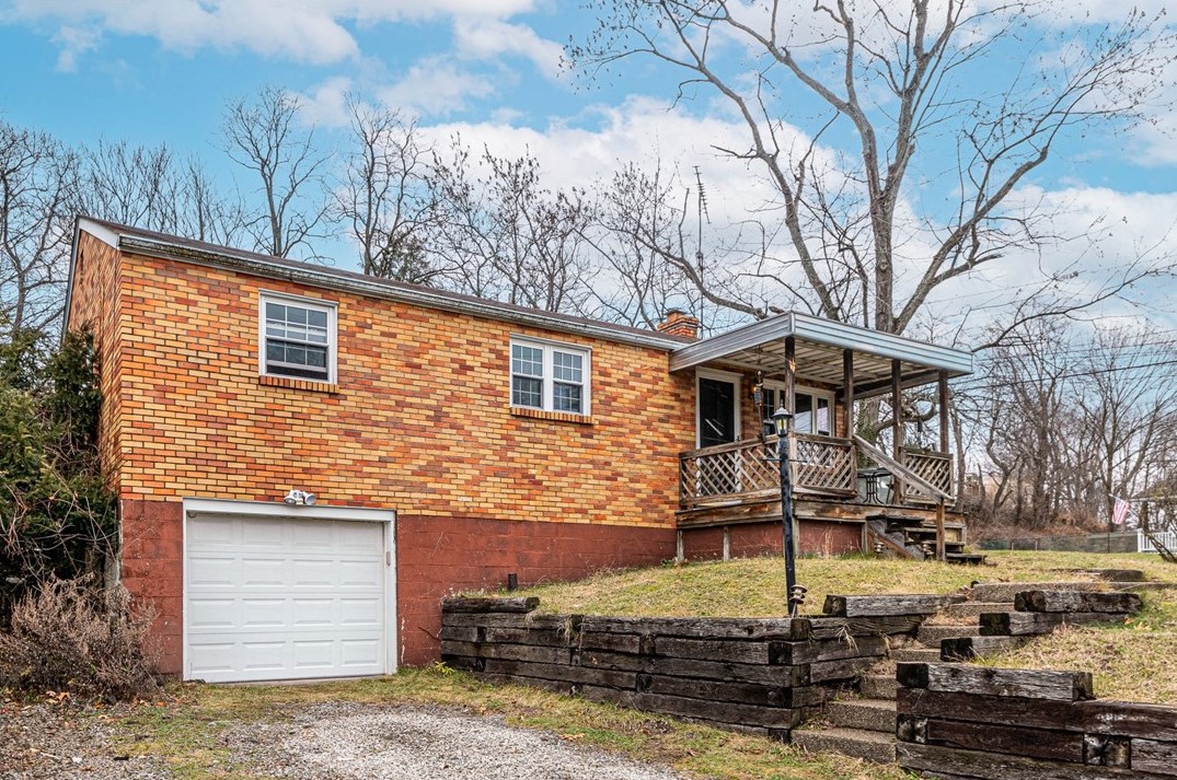 315 Forliview Rd, Glenshaw, PA 15116-1823