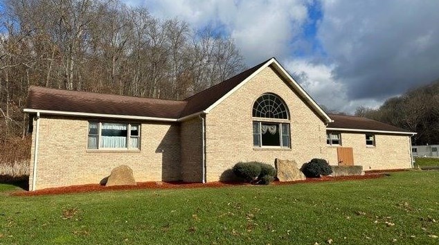900 Lardintown Rd, Tarentum, PA 15084-3434