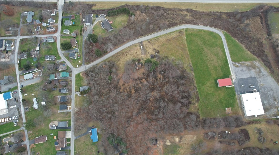 815 Harmony Fisher Ave, Ellwood City PA  16117-3145 exterior