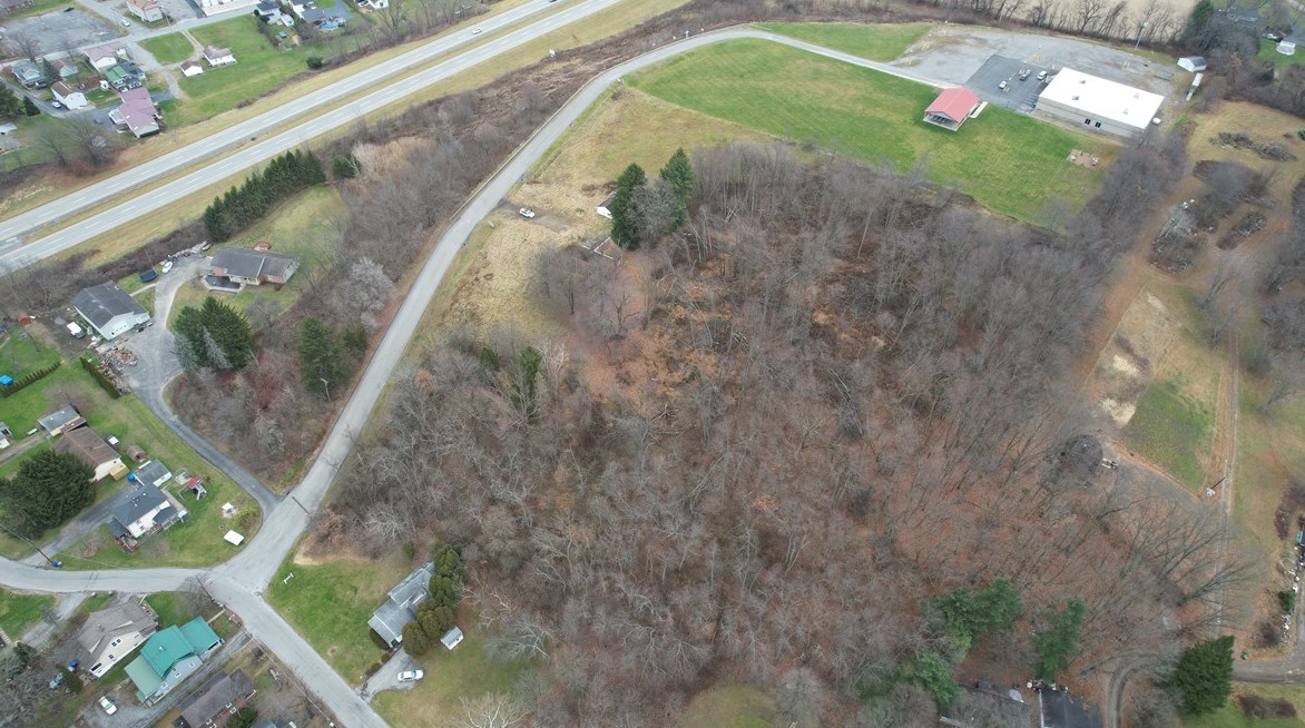 815 Harmony Fisher Ave, Ellwood City PA  16117-3145 exterior