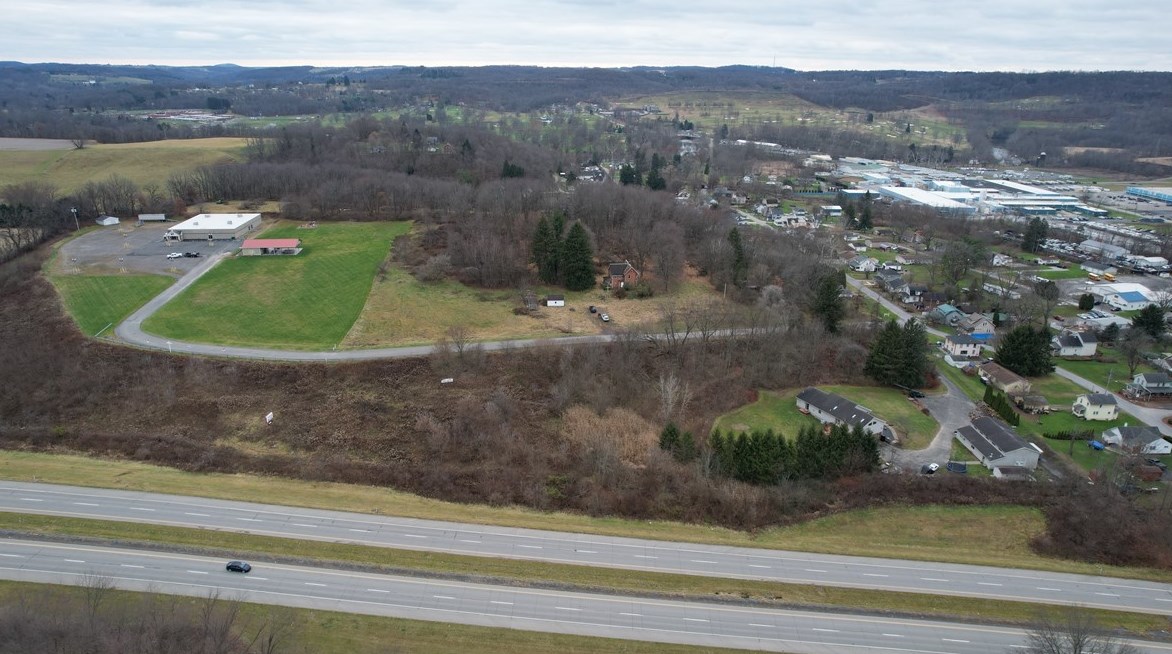 815 Harmony Fisher Ave, Ellwood City, PA 16117