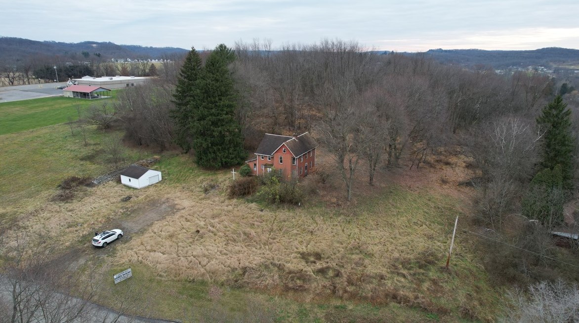 815 Harmony Fisher Ave, Ellwood City PA  16117-3145 exterior