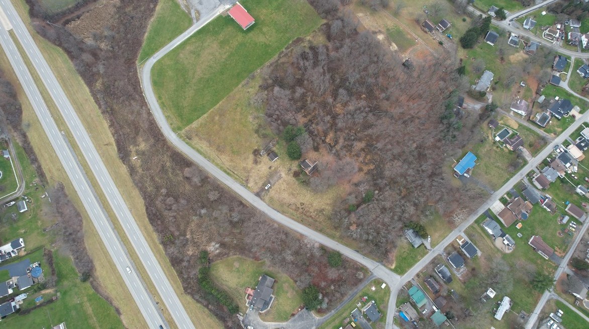 815 Harmony Fisher Ave, Ellwood City PA  16117-3145 exterior