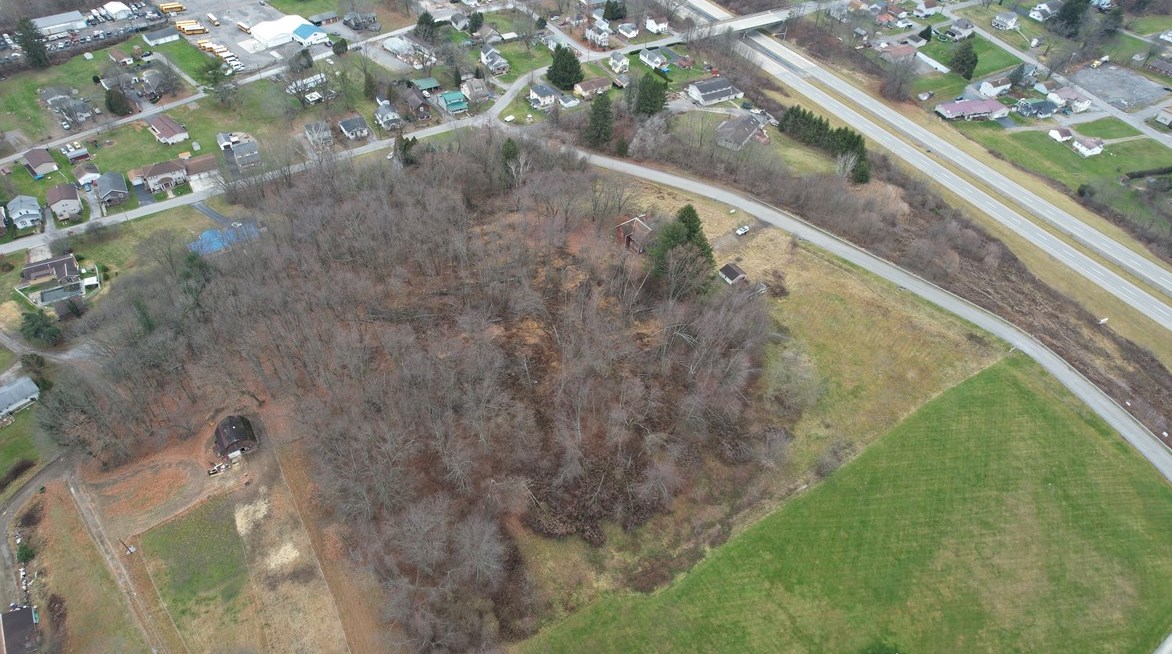 815 Harmony Fisher Ave, Ellwood City PA  16117-3145 exterior