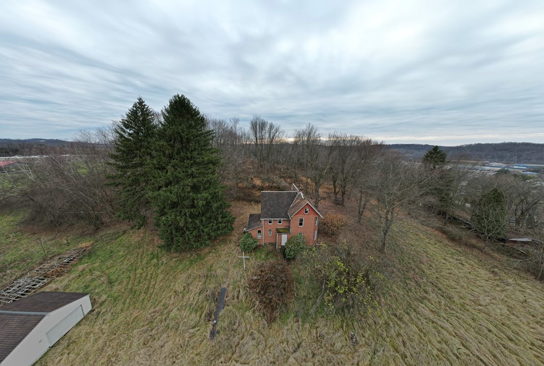 815 Harmony Fisher Ave, Ellwood City PA  16117-3145 exterior
