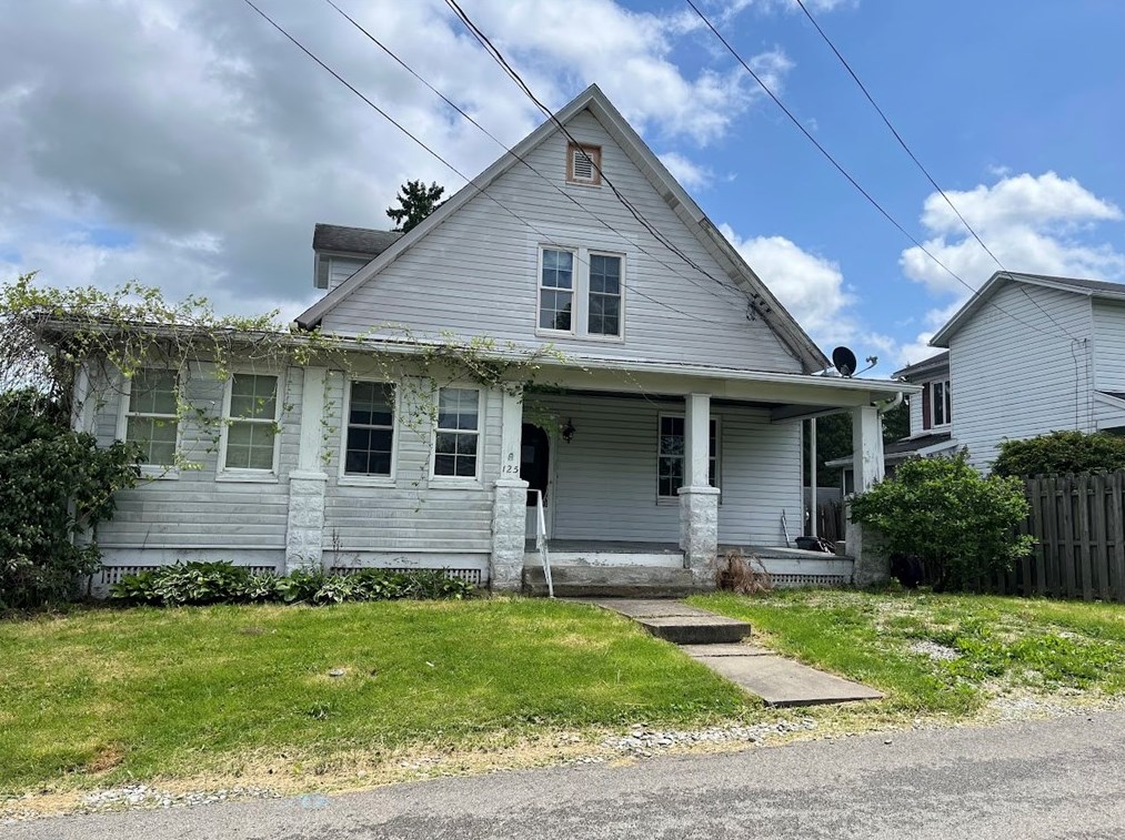 125 Carmichaels St, Rices Landing, PA 15357