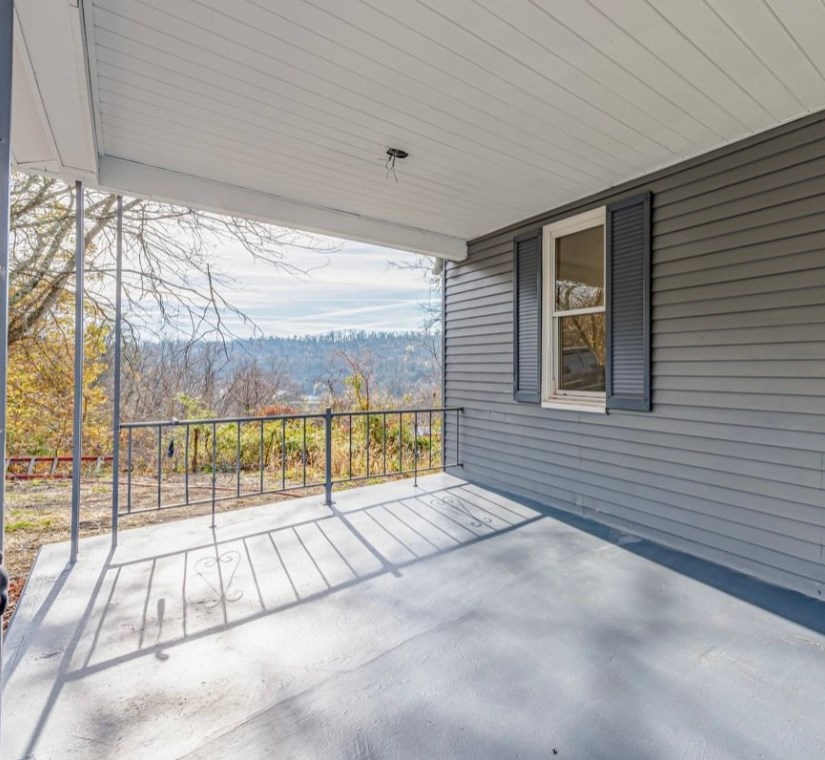 618 5th Ave, Sutersville, PA 15083-1130