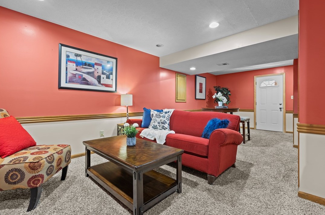 3526 Fox Chase Dr, Imperial PA  15126-9600 exterior