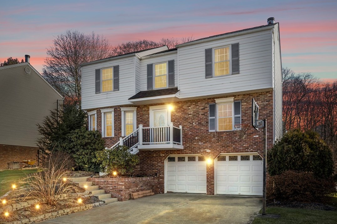 3526 Fox Chase Dr, Imperial PA  15126-9600 exterior