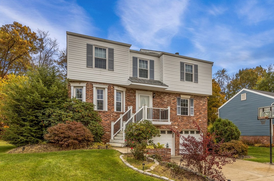 3526 Fox Chase Dr, Imperial PA  15126-9600 exterior