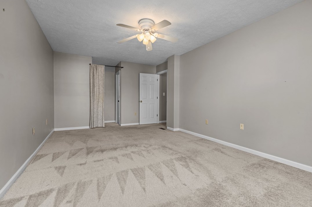 3526 Fox Chase Dr, Imperial PA  15126-9600 exterior