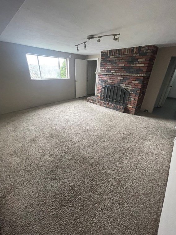 545 Pacific Ave, Glassport, PA 15045