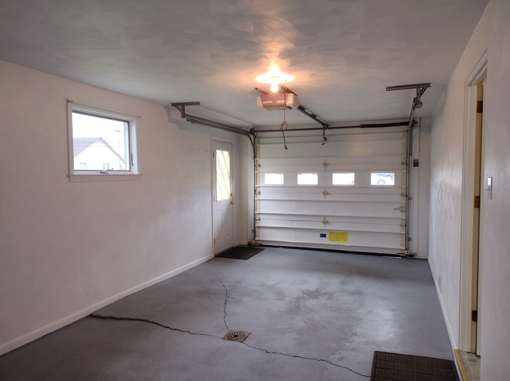 450 Athena Dr, Delmont, PA 15626