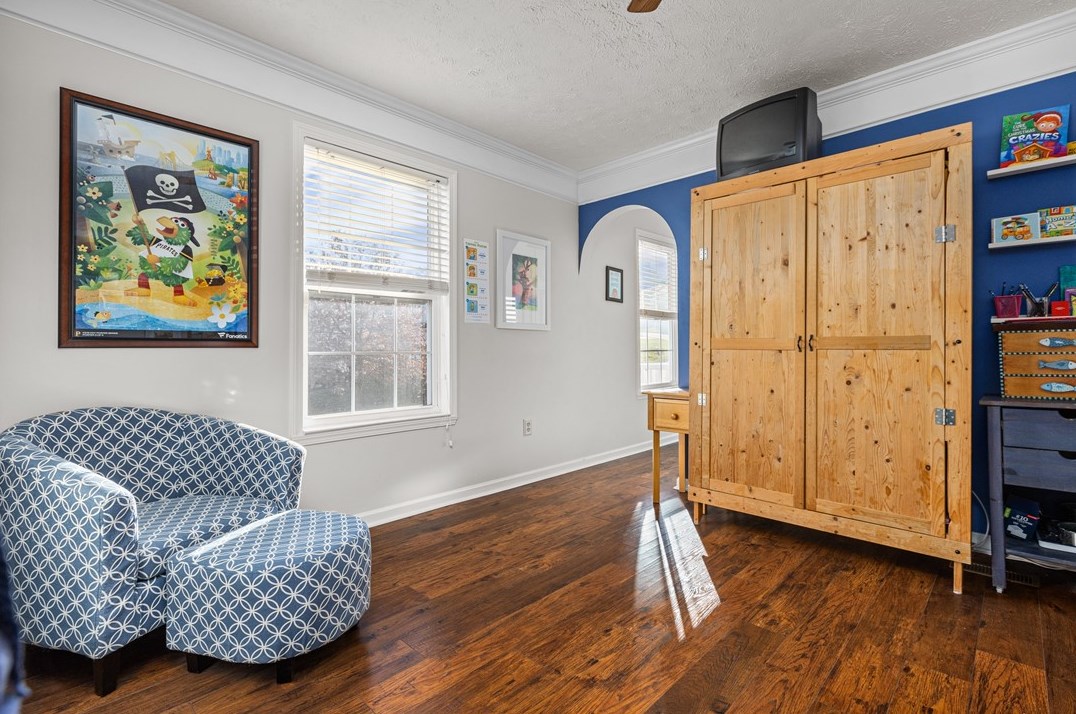 14 Scout Dr, Washington, PA 15301-9594