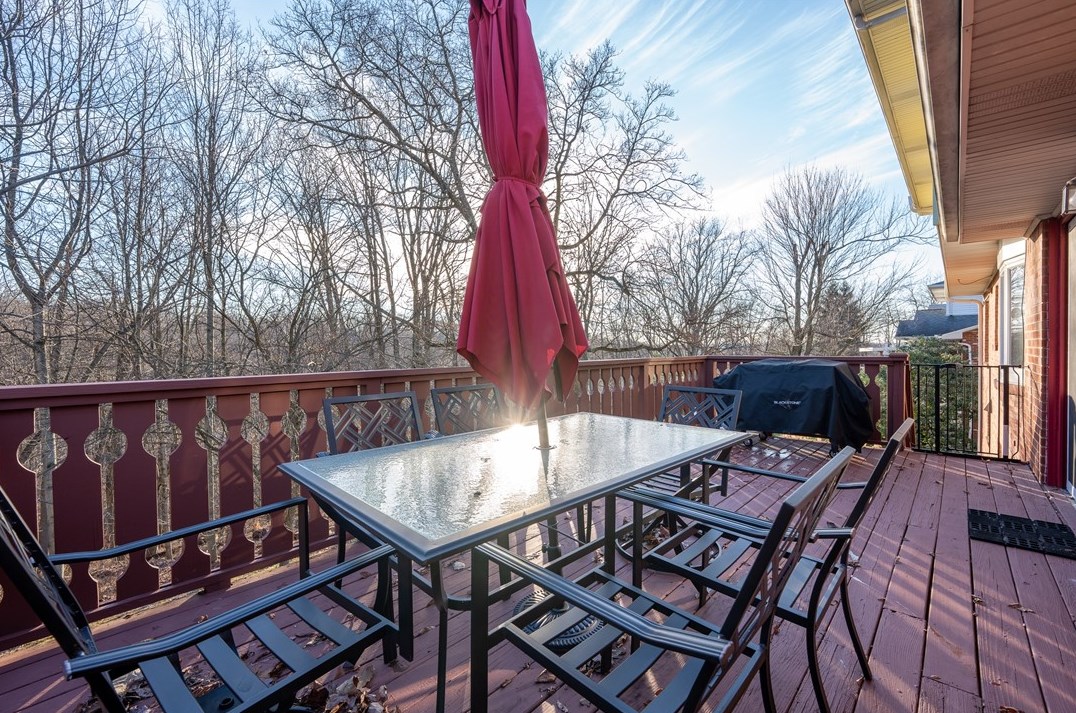 124 Sherwood Dr, Greensburg PA  15601-5970 exterior