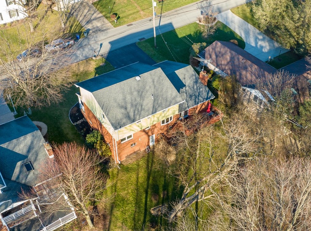 124 Sherwood Dr, Greensburg PA  15601-5970 exterior