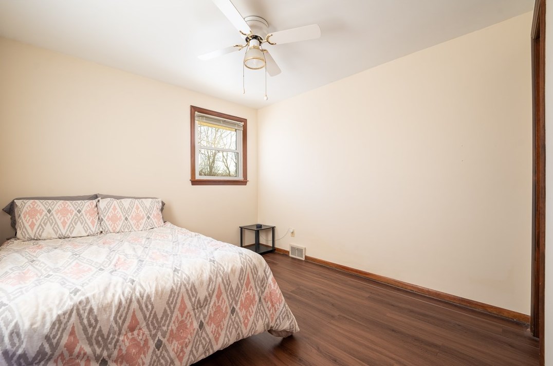 124 Sherwood Dr, Greensburg PA  15601-5970 exterior