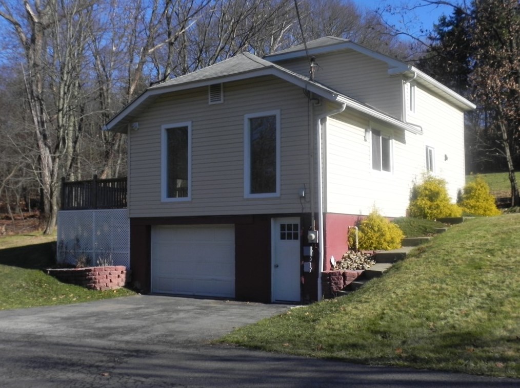 2601 Elgro Rd, Gibsonia, PA 15044