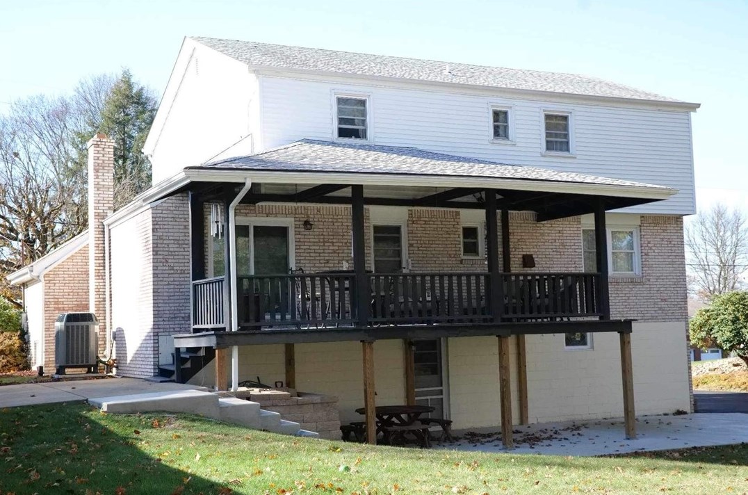 608 Westland Dr, Greensburg, PA 15601