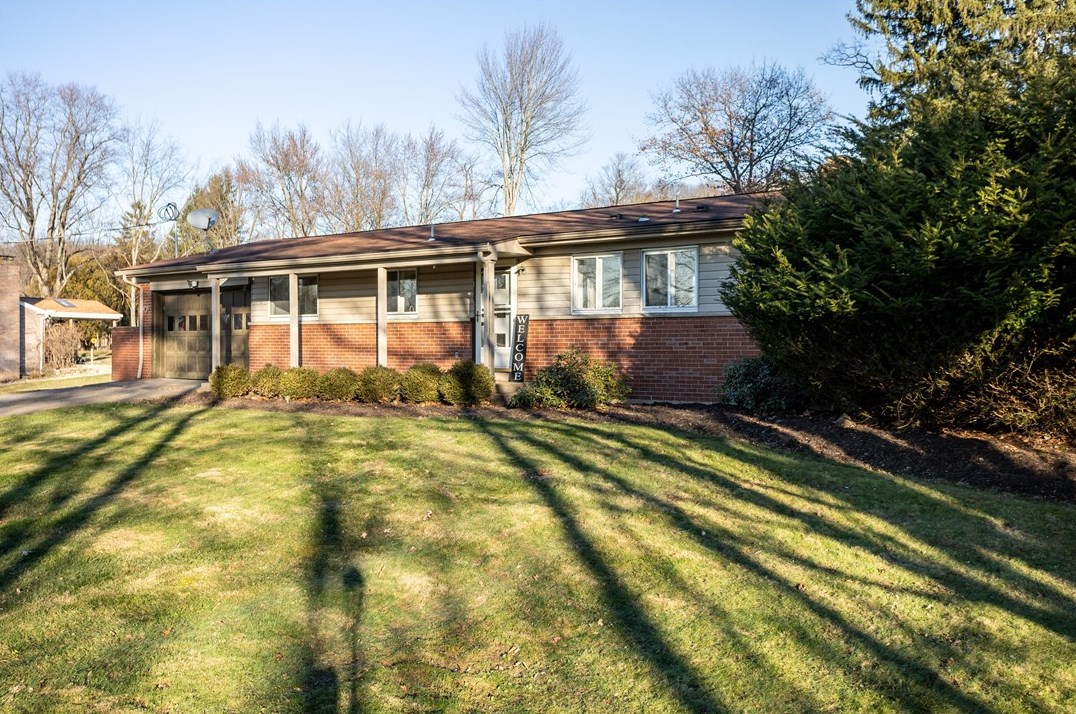 4012 Circle Dr, Bakerstown, PA 15007