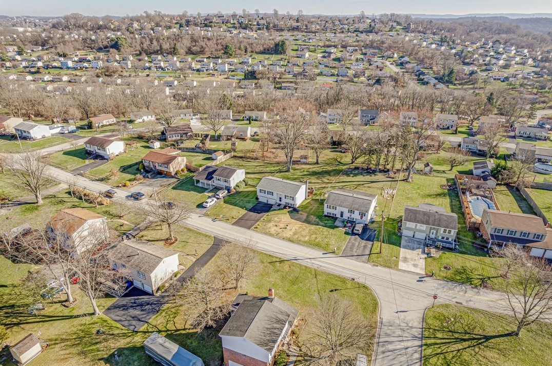 107 Fosterville Rd, Greensburg PA  15601-4713 exterior