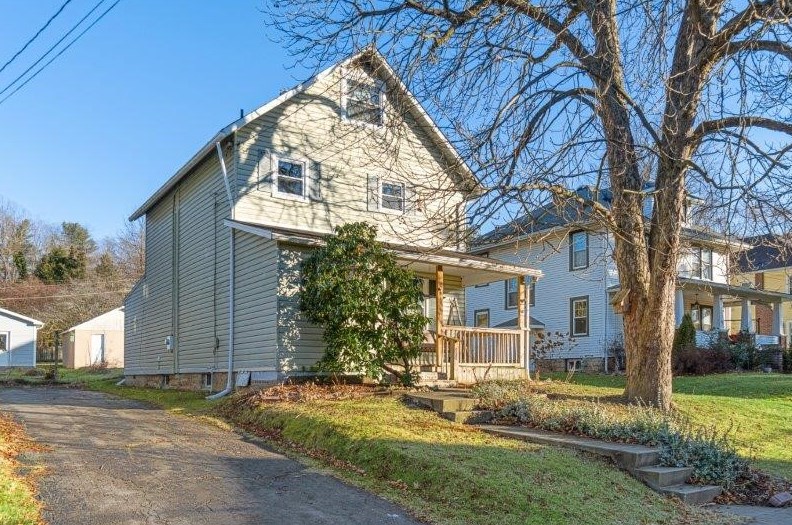315 Normal Ave, Slippery Rock, PA 16057
