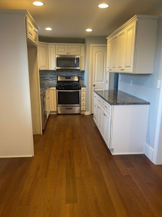 890 Northeast Dr, North Huntingdon, PA 15642-1980