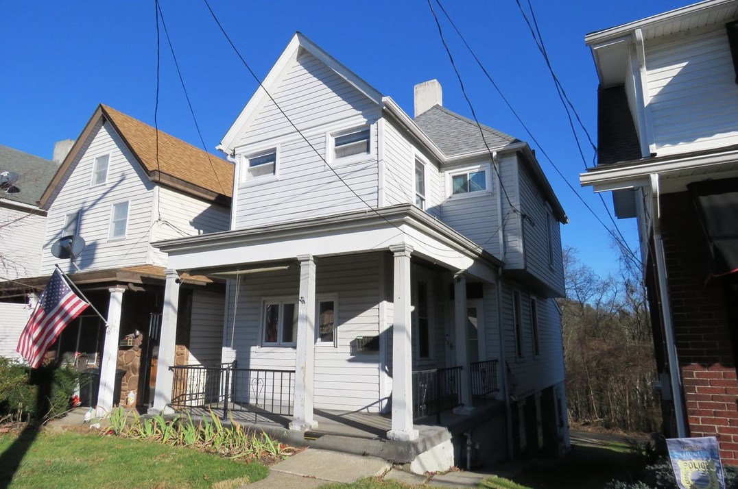 46 1st St, North Huntingdon, PA 15642