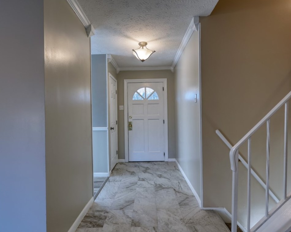 106 Lilac Rd, New Castle, PA 16105