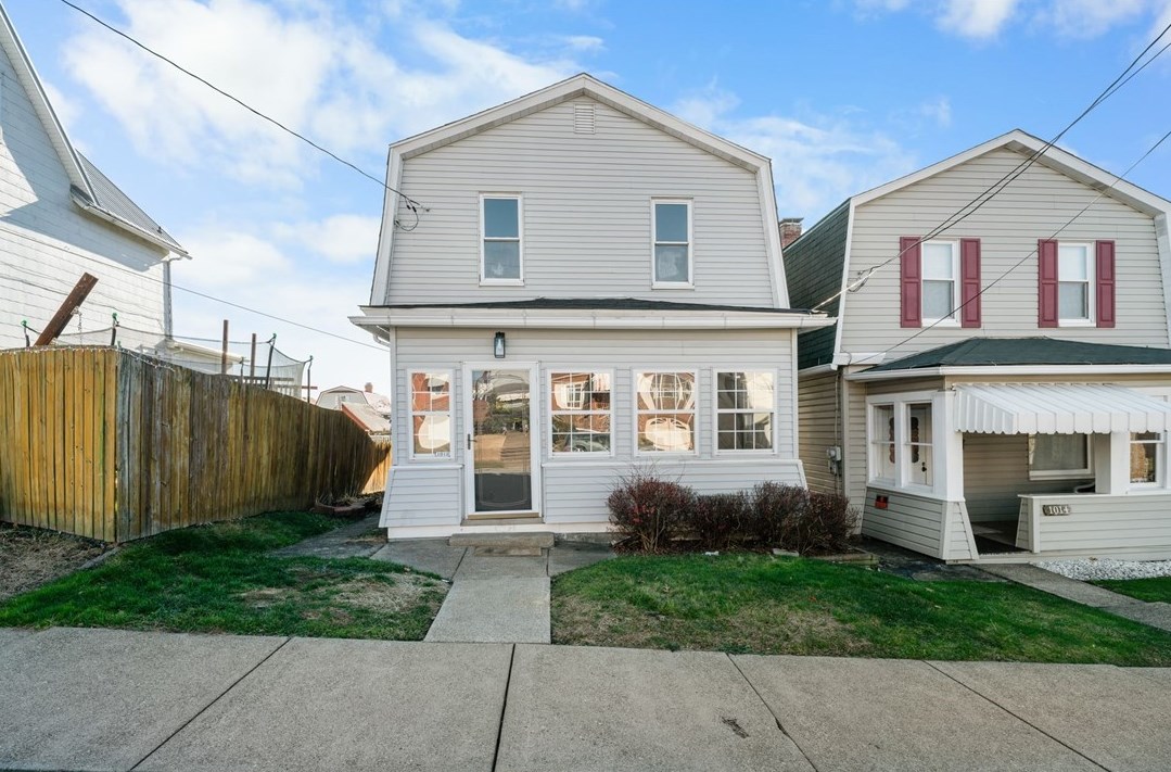 1016 9th Ave, Brackenridge, PA 15014
