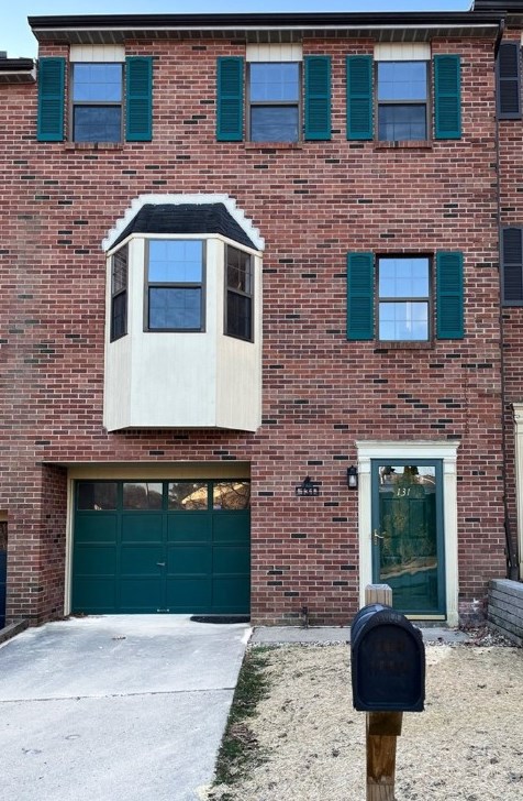 131 London Towne Dr, Pittsburgh, PA 15226