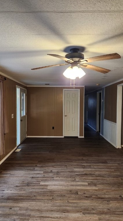 647 Liberty Rd, Grove City PA 16127-4108 exterior