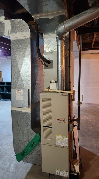 647 Liberty Rd, Grove City PA 16127-4108 exterior