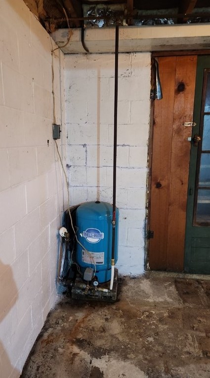 647 Liberty Rd, Grove City PA 16127-4108 exterior