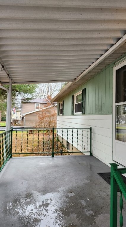 647 Liberty Rd, Grove City PA 16127-4108 exterior