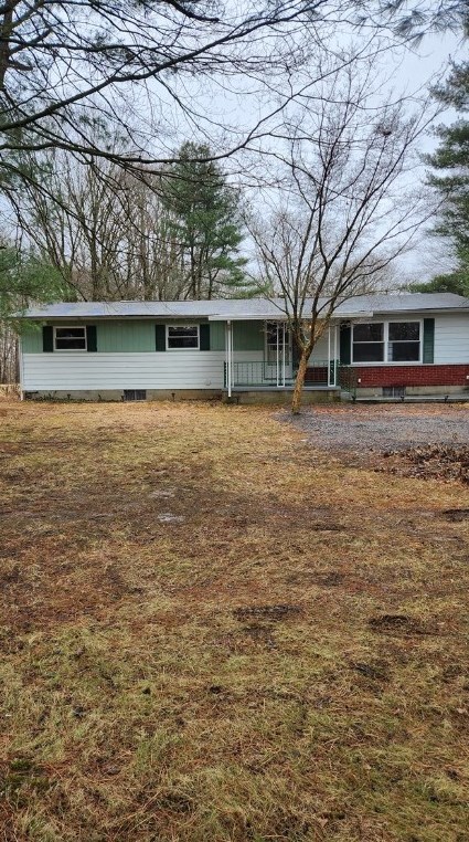 647 N Liberty Rd, Grove City, PA 16127