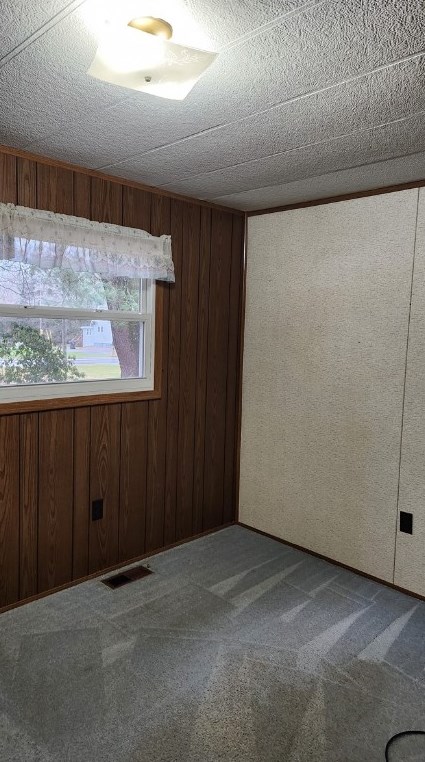 647 Liberty Rd, Grove City PA 16127-4108 exterior