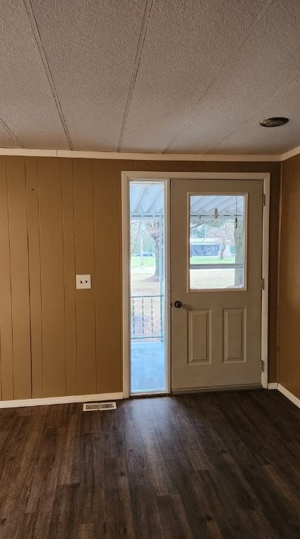 647 Liberty Rd, Grove City PA 16127-4108 exterior