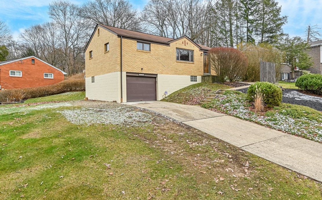 1406 Lakeside Dr, Allison Park, PA 15101-4013