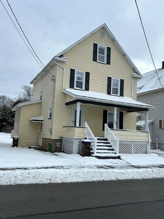 138 Harvard St, Grove City, PA 16127-2006