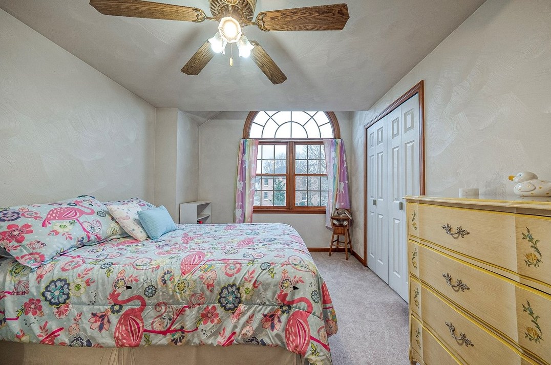 1003 Deveron Ct, Jeannette PA  15644-1056 exterior